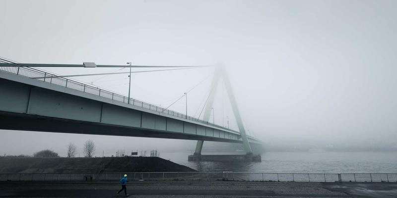 化妆品与护肤技巧全解析：B维纳斯级眼部护理进阶方案，告别黑眼圈、细纹与浮肿