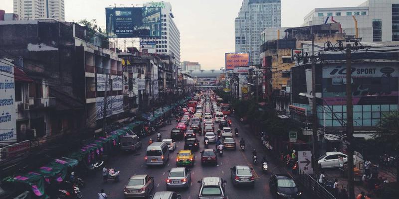 油皮夏日护肤全攻略：B维纳斯级清爽控油、毛孔隐形与闭口预防技巧